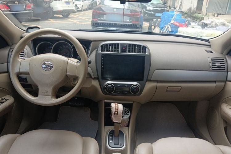 Used Nissan Sylphy 2012 Classic 1.6XE Automatic Comfort Edition Center Console