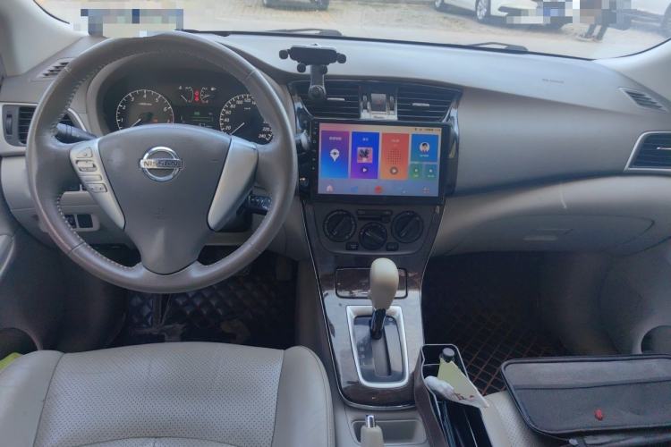 Used Nissan Sylphy 2012 1.6 XL CVT Luxury Edition Center Console