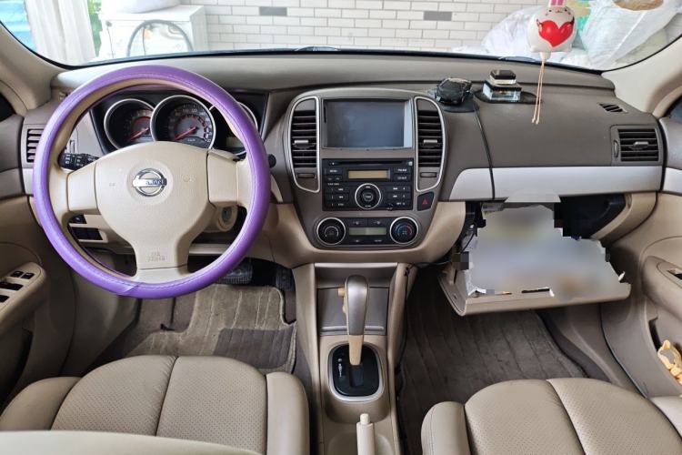 Used Nissan Sylphy 2012 Classic 1.6 XL Automatic Luxury Edition Center Console