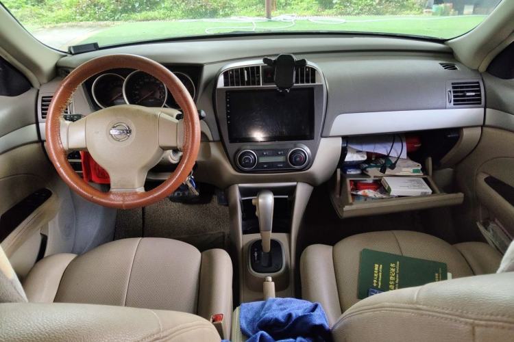 Used Nissan Sylphy 2012 Classic 1.6XE Automatic Comfort Edition Center Console