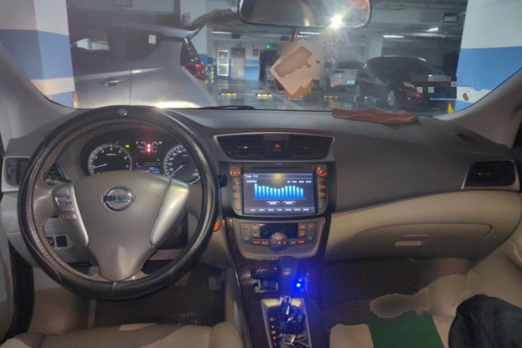 Used Nissan Sylphy 2012 1.8XL CVT Luxury Edition Center Console