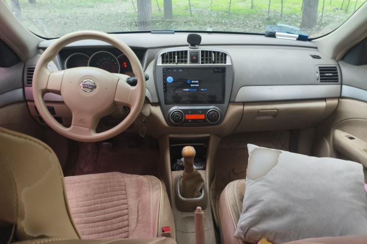 Used Nissan Sylphy 2012 Classic 1.6XL Manual Luxury Edition Center Console