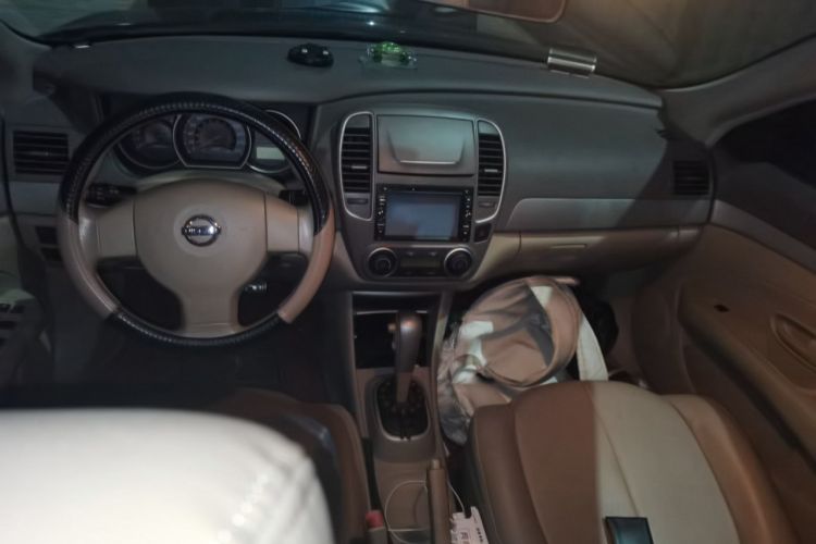 Used Nissan Sylphy 2012 Classic 1.6XE Automatic Comfort Edition Center Console