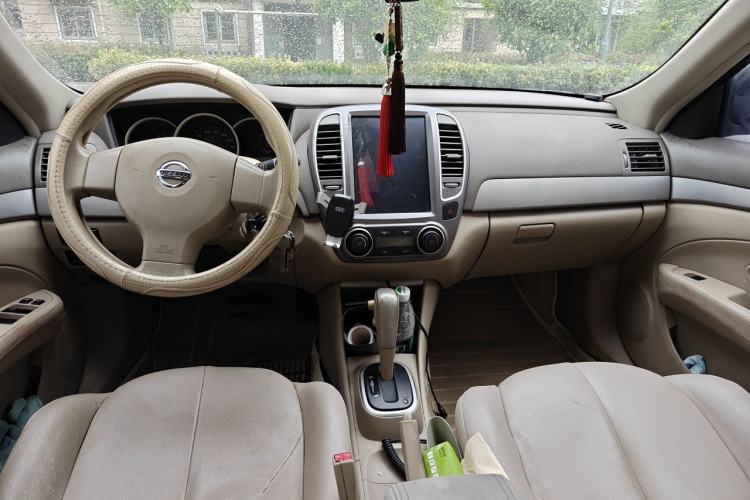 Used Nissan Sylphy 2012 Classic 1.6XE Automatic Comfort Edition Center Console