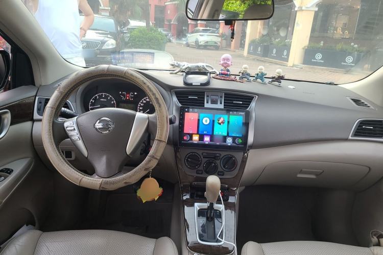 Used Nissan Sylphy 2012 1.6 XL CVT Luxury Edition Center Console
