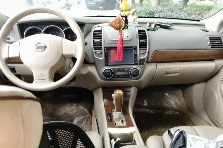 Used Nissan Sylphy 2012 1.6XE CVT Comfort Edition Center Console