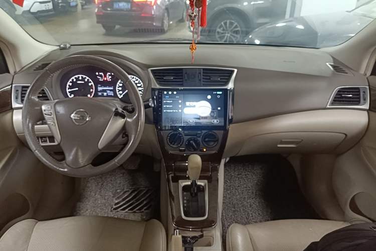 Used Nissan Sylphy 2012 1.6 XL CVT Luxury Edition Center Console