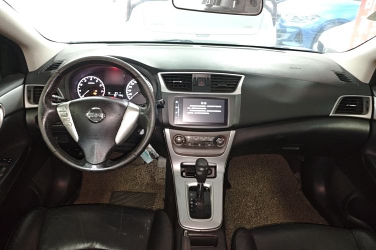 Used Nissan Sylphy 2012 1.6 XL CVT Luxury Edition Center Console