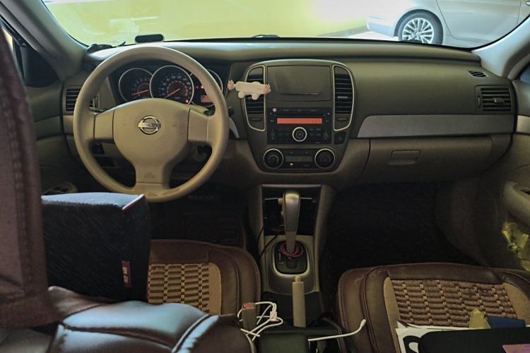 Used Nissan Sylphy 2012 Classic 1.6XE Automatic Comfort Edition Center Console