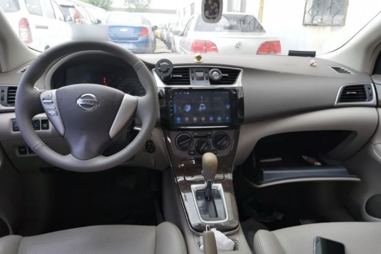 Used Nissan Sylphy 2012 1.6 XL CVT Luxury Edition Center Console