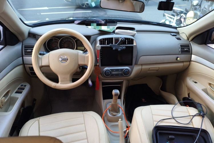Used Nissan Sylphy 2012 Classic 1.6XE Manual Comfort Edition Center Console