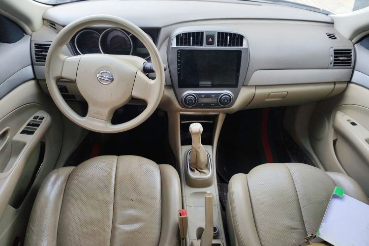 Used Nissan Sylphy 2012 Classic 1.6XL Manual Luxury Edition Center Console