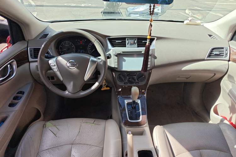 Used Nissan Sylphy 2012 1.6 XL CVT Luxury Edition Center Console