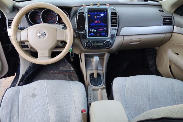 Used Nissan Sylphy 2012 Classic 1.6XE Automatic Comfort Edition Center Console