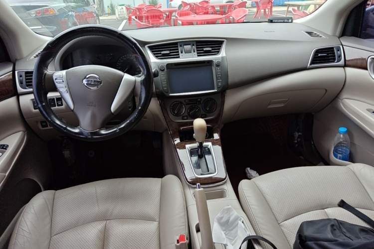 Used Nissan Sylphy 2012 1.6 XL CVT Luxury Edition Center Console