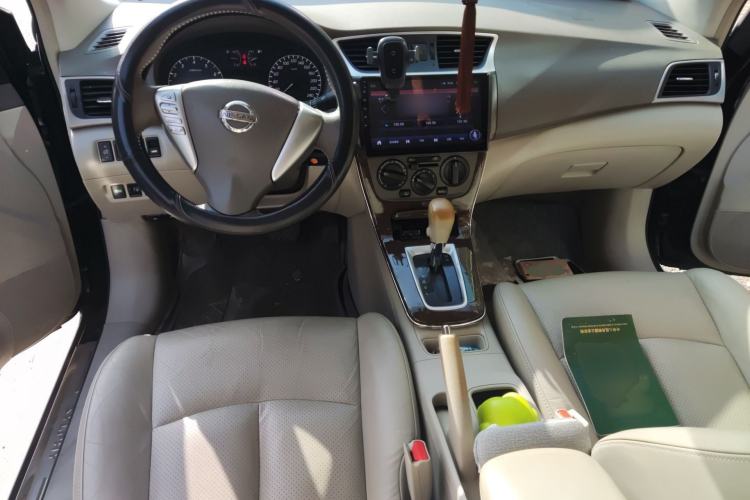 Used Nissan Sylphy 2012 1.6 XL CVT Luxury Edition Center Console