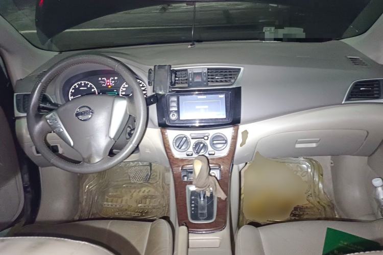 Used Nissan Sylphy 2012 1.6 XL CVT Luxury Edition Center Console