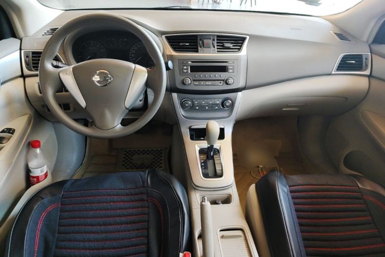 Used Nissan Sylphy 2012 1.6XE CVT Comfort Edition Center Console