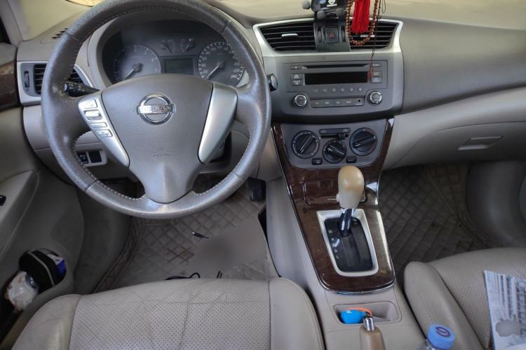 Used Nissan Sylphy 2012 1.6 XL CVT Luxury Edition Center Console