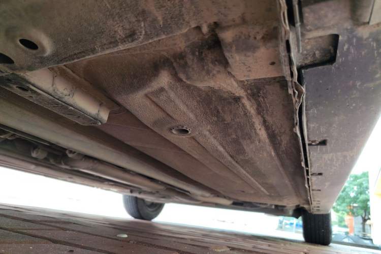Used Nissan Sylphy 2012 Classic 1.6XE Manual Comfort Edition Chassis Front Left