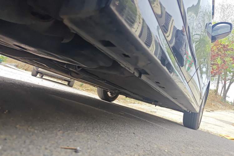 Used Nissan Sylphy 2012 Classic 1.6XE Manual Comfort Edition Chassis Rear Right