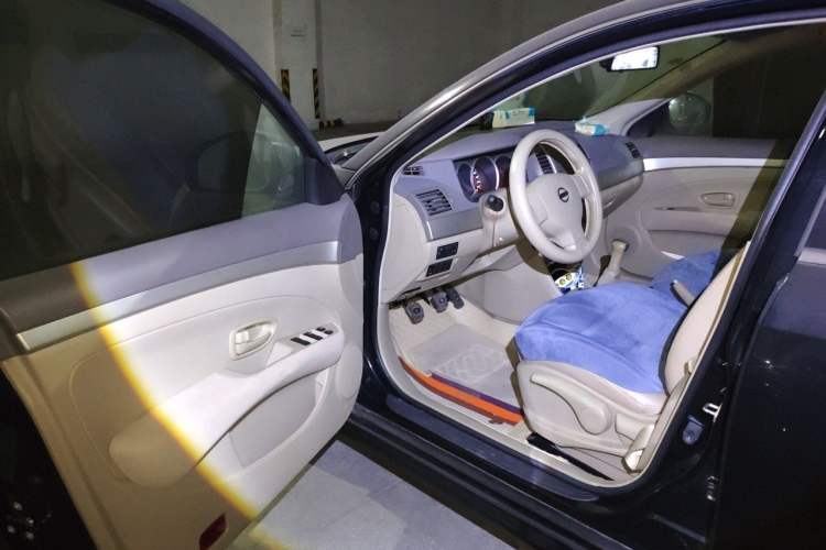 Used Nissan Sylphy 2012 Classic 1.6XE Manual Comfort Edition Driver Seat