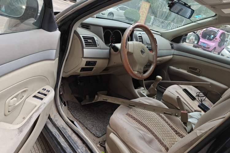 Used Nissan Sylphy 2012 Classic 1.6XE Manual Comfort Edition Driver Seat