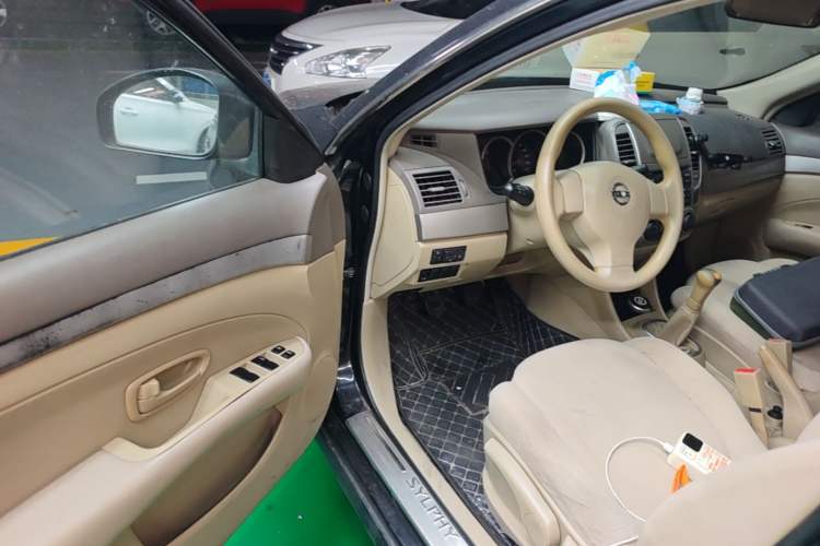 Used Nissan Sylphy 2012 Classic 1.6XE Manual Comfort Edition Driver Seat