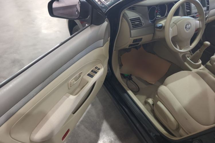 Used Nissan Sylphy 2012 Classic 1.6XE Manual Comfort Edition Driver Seat