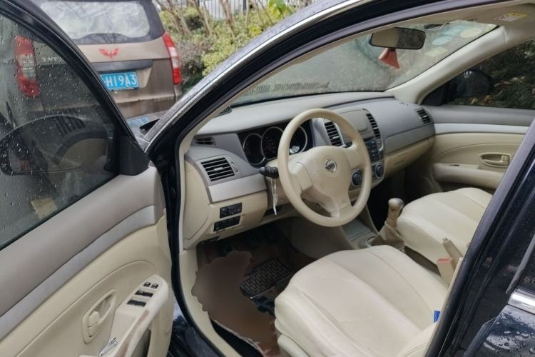 Used Nissan Sylphy 2012 Classic 1.6XE Manual Comfort Edition Driver Seat