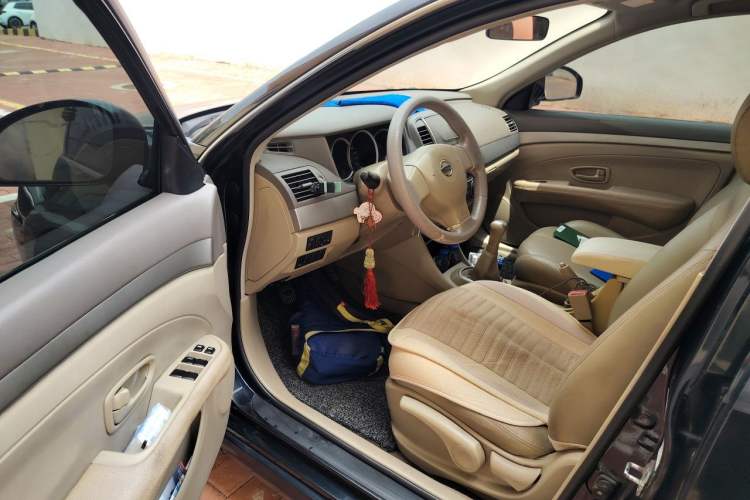 Used Nissan Sylphy 2012 Classic 1.6XE Manual Comfort Edition Driver Seat