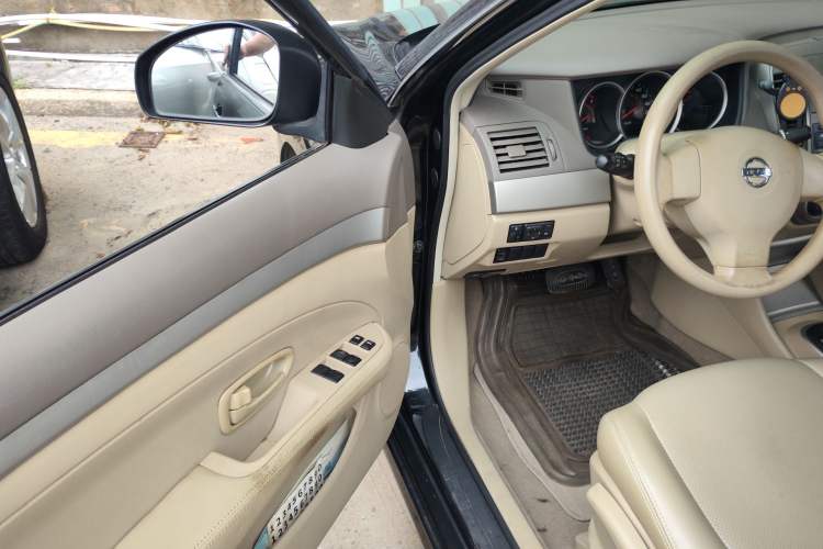 Used Nissan Sylphy 2012 Classic 1.6XE Automatic Comfort Edition Driver Seat