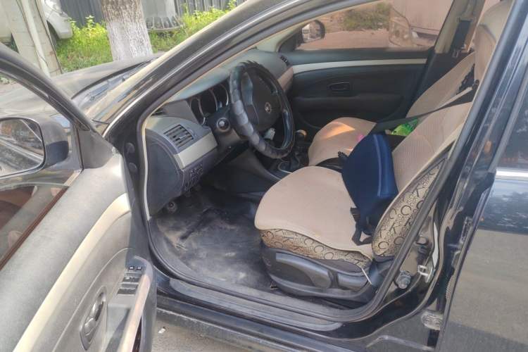 Used Nissan Sylphy 2012 Classic 1.6XE Manual Comfort Edition Driver Seat