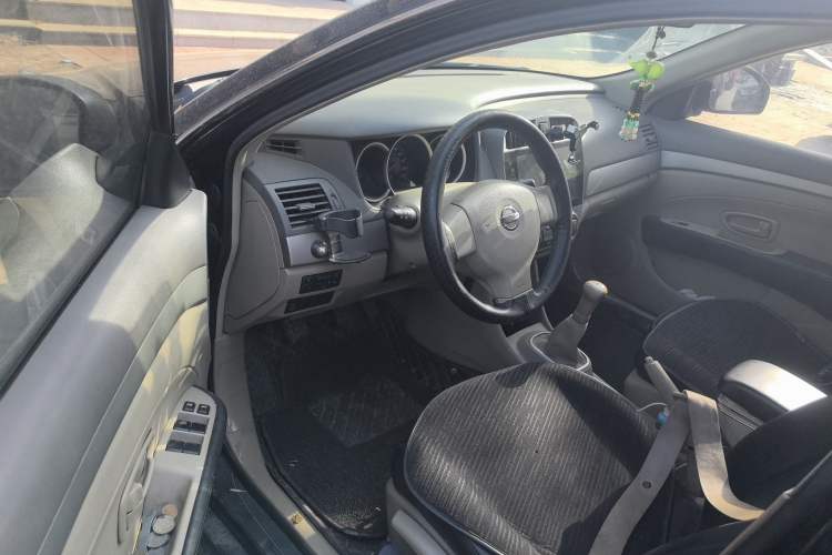 Used Nissan Sylphy 2012 Classic 1.6XE Manual Comfort Edition Driver Seat