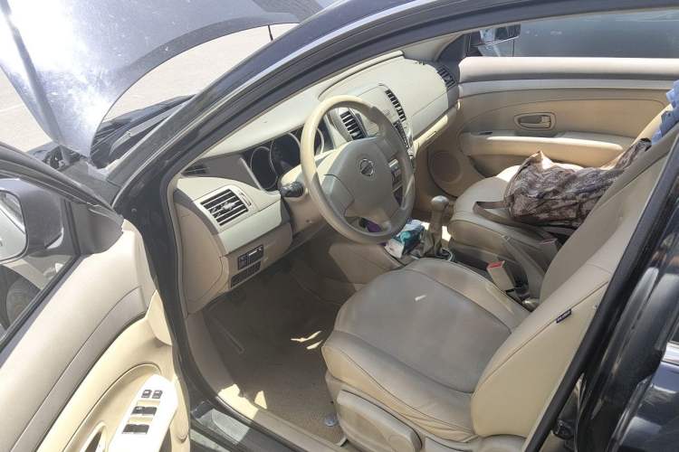 Used Nissan Sylphy 2012 Classic 1.6XE Manual Comfort Edition Driver Seat
