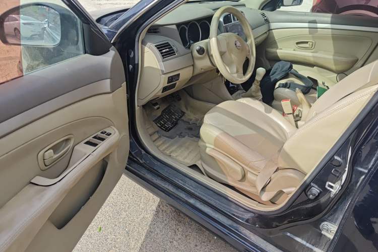 Used Nissan Sylphy 2012 Classic 1.6XE Manual Comfort Edition Driver Seat