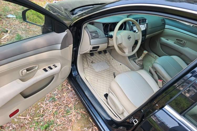 Used Nissan Sylphy 2012 Classic 1.6XE Manual Comfort Edition Driver Seat