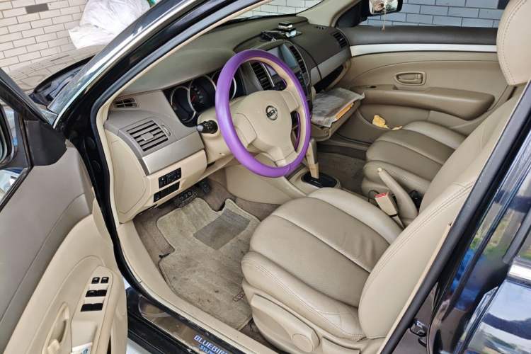 Used Nissan Sylphy 2012 Classic 1.6 XL Automatic Luxury Edition Driver Seat