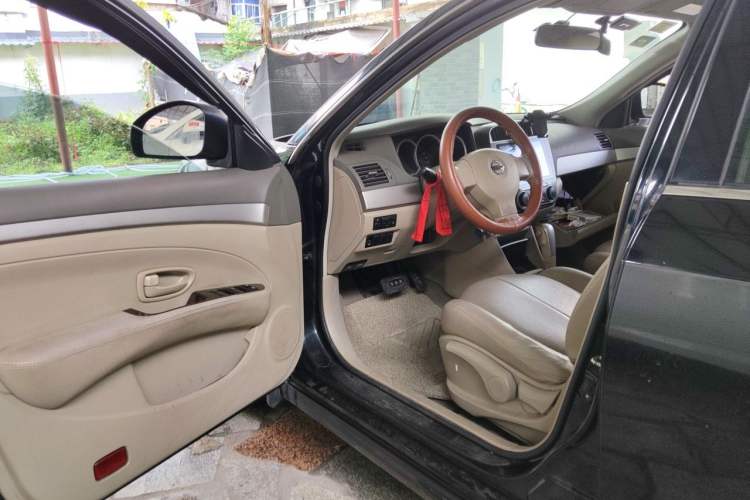 Used Nissan Sylphy 2012 Classic 1.6XE Automatic Comfort Edition Driver Seat