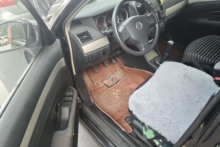 Used Nissan Sylphy 2012 Classic 1.6XE Manual Comfort Edition Driver Seat