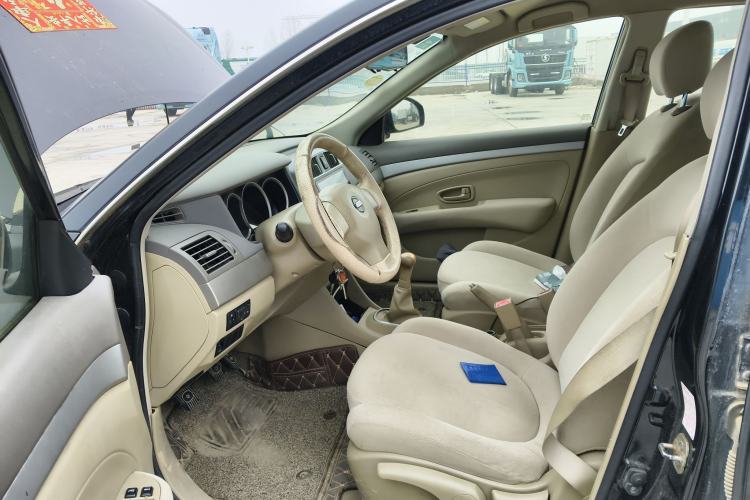 Used Nissan Sylphy 2012 Classic 1.6XE Manual Comfort Edition Driver Seat