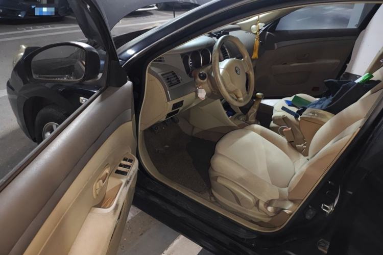 Used Nissan Sylphy 2012 Classic 1.6XE Manual Comfort Edition Driver Seat