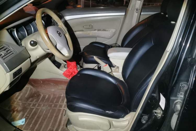 Used Nissan Sylphy 2012 Classic 1.6XE Manual Comfort Edition Driver Seat
