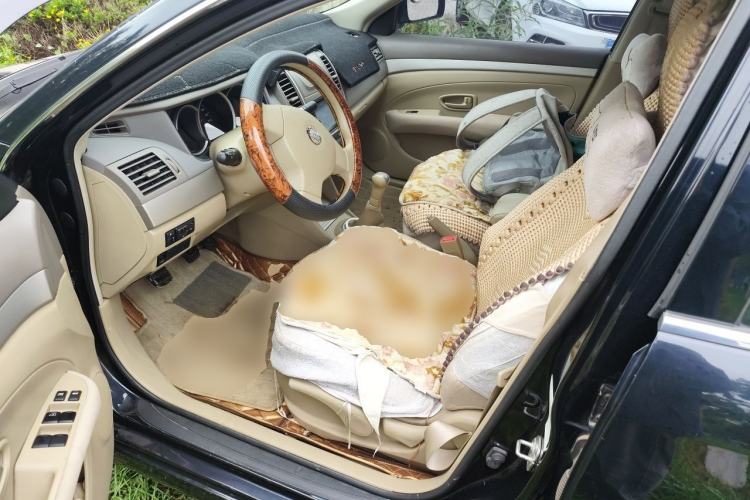 Used Nissan Sylphy 2012 Classic 1.6XE Manual Comfort Edition Driver Seat
