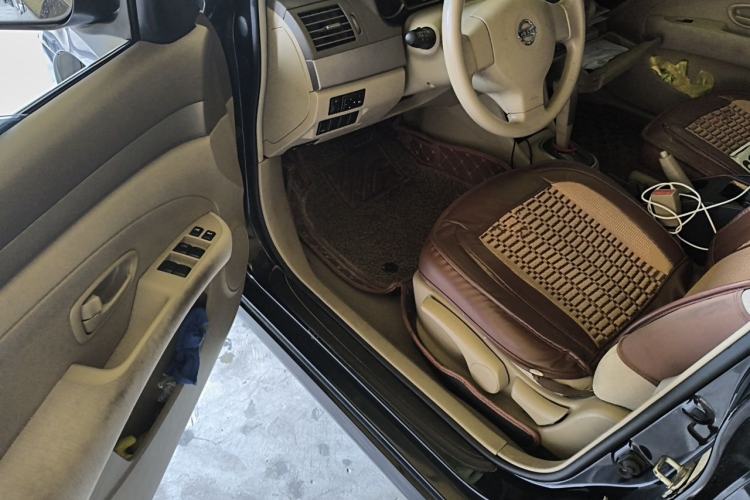 Used Nissan Sylphy 2012 Classic 1.6XE Automatic Comfort Edition Driver Seat