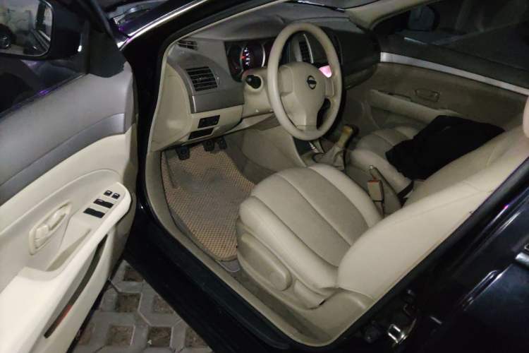 Used Nissan Sylphy 2012 Classic 1.6XE Manual Comfort Edition Driver Seat