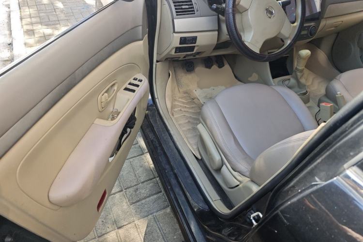 Used Nissan Sylphy 2012 Classic 1.6XE Manual Comfort Edition Driver Seat