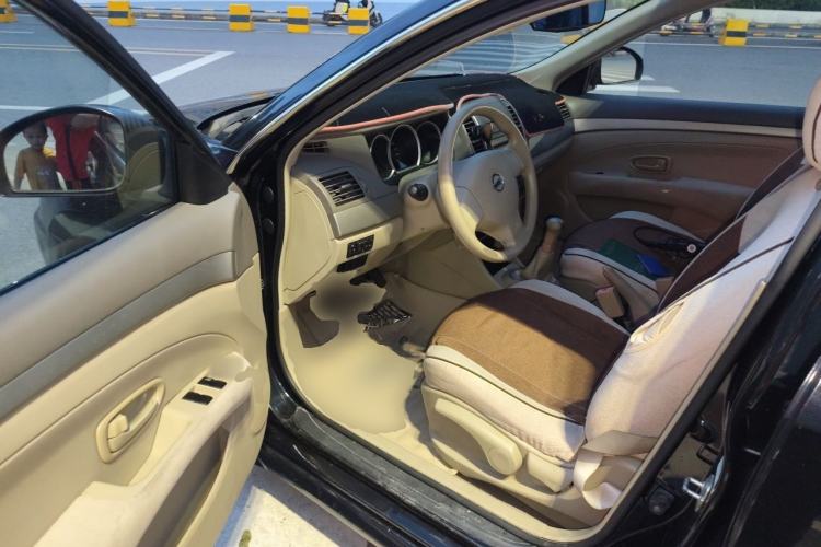 Used Nissan Sylphy 2012 Classic 1.6XE Manual Comfort Edition Driver Seat