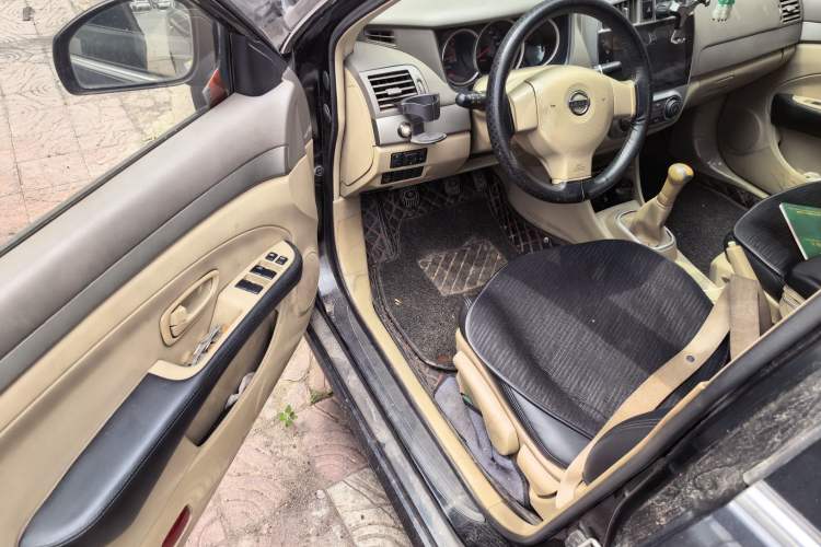 Used Nissan Sylphy 2012 Classic 1.6XE Manual Comfort Edition Driver Seat