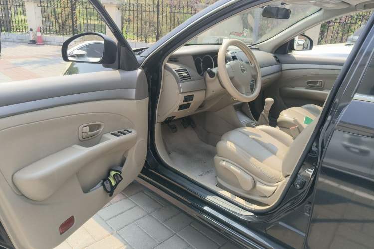 Used Nissan Sylphy 2012 Classic 1.6XL Manual Luxury Edition Driver Seat